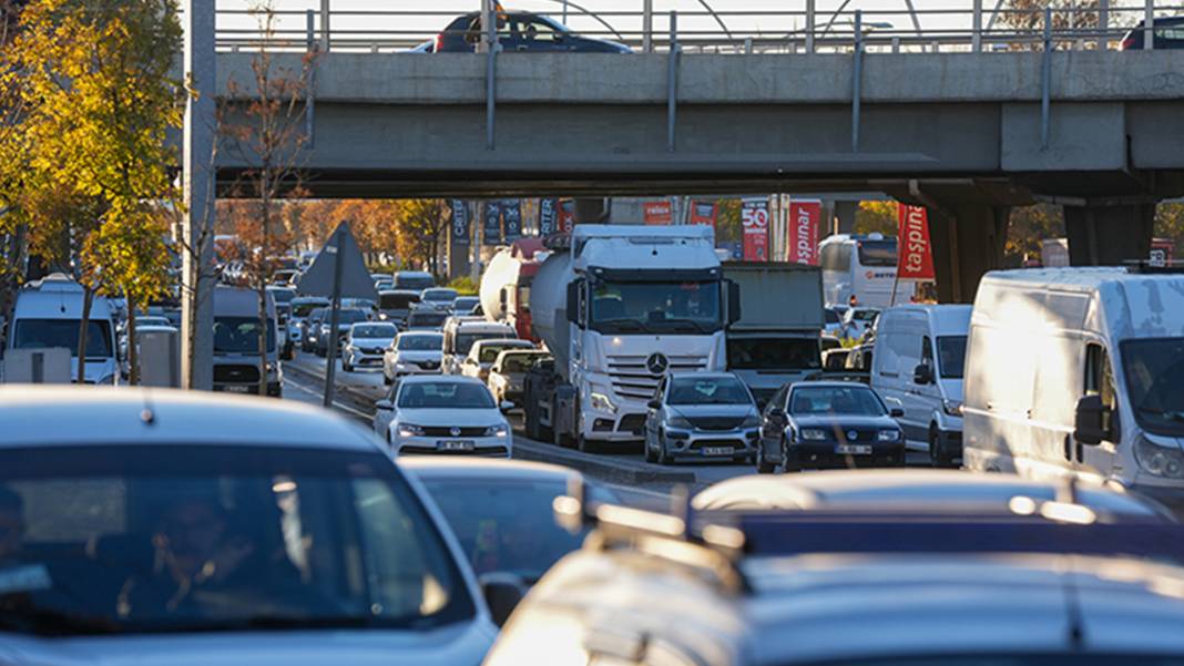Trafik cezaları değişti! 10 madde daha Meclis'ten geçti: Araç sahipleri bu listeye bakmalı 15